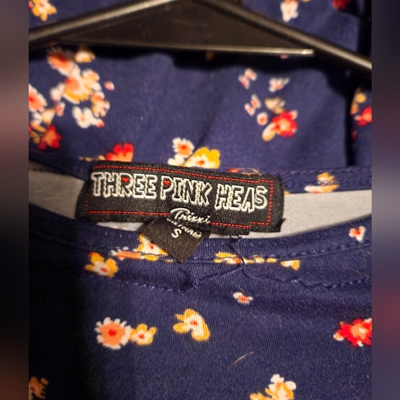 Girls size S flor dress - Picture 2 of 2